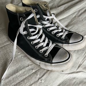 Converse Chuck Taylor shoes men size 7 women size 9